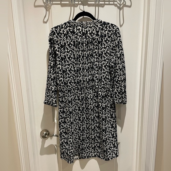 Black, white, and blue H&M dress - Picture 3 of 3